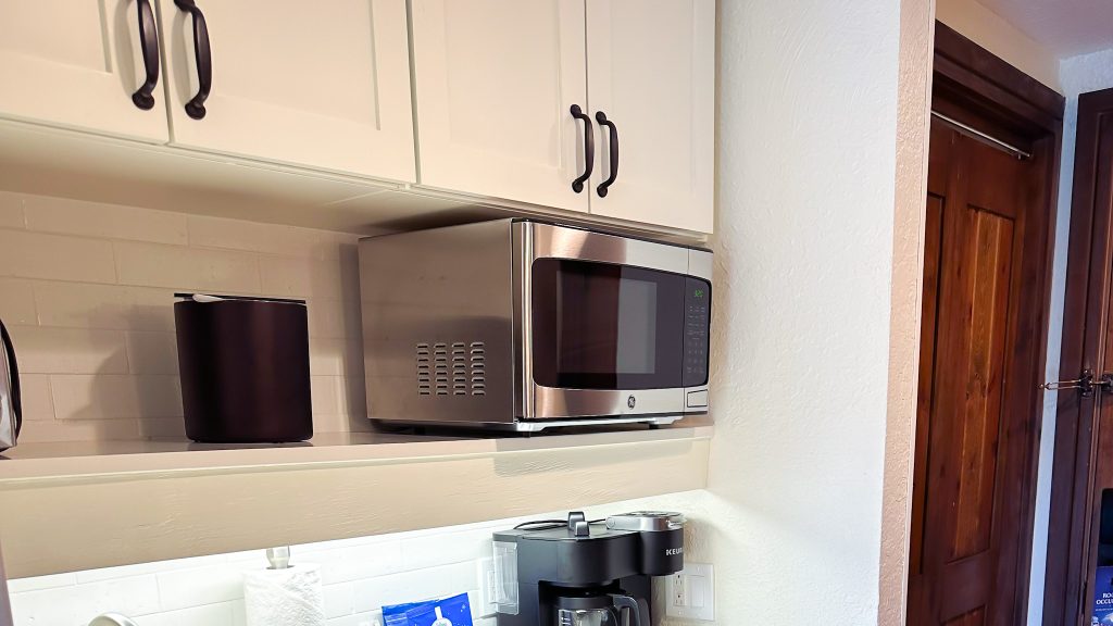 Boulder Ridge Villas Kitchenette with Microwave